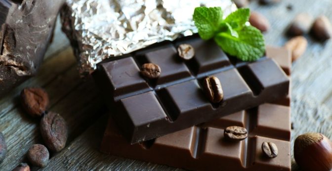 apports caloriques, glucidiques et lipidiques de chaque type de chocolat 